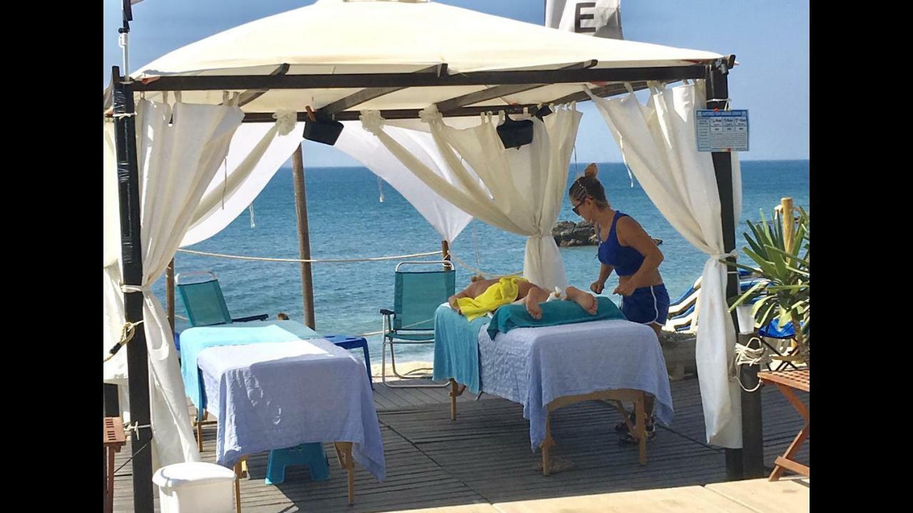 Mi Capricho C16 Beachfront Apartment Sitio de Calahonda 외부 사진